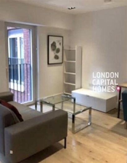 Studio To Rent In Exchange Gardens, London, SW8