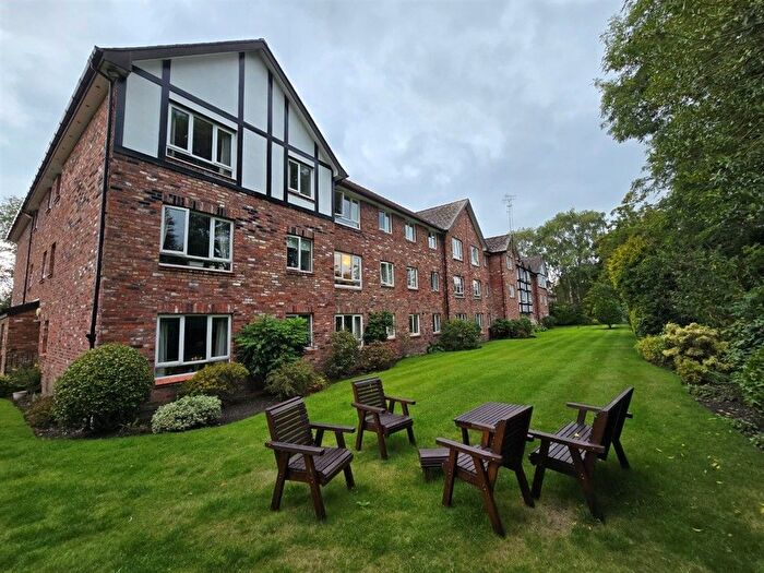 1 Bedroom Flat For Sale In Grove Avenue, Wilmslow, SK9