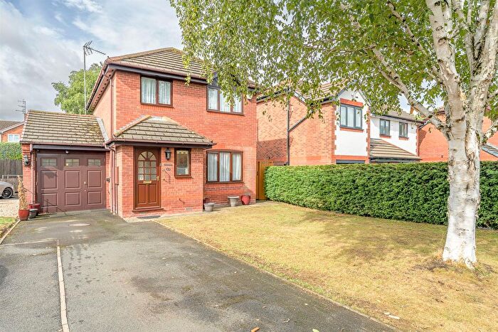 3 Bedroom Detached House For Sale In Hinsford Close, Kingswinford, DY6