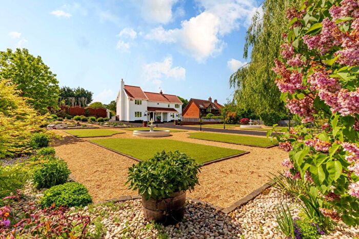 6 Bedroom Detached House For Sale In The Street, Wramplingham, NR18