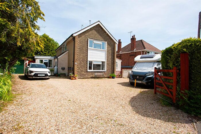 5 Bedroom Detached House For Sale In Furnham Crescent, Chard, TA20
