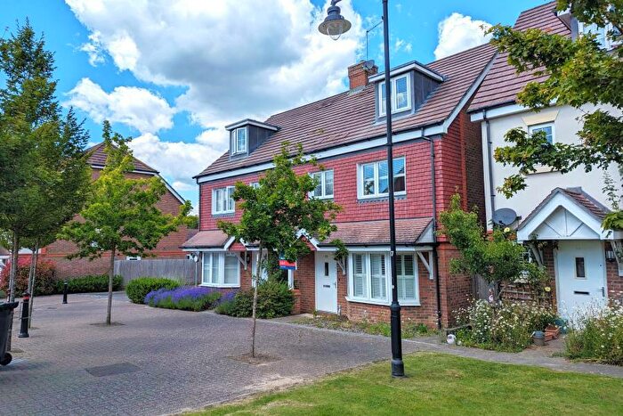 4 Bedroom Semi-Detached House To Rent In Brookwood Farm Drive, Knaphill, Surrey, GU21