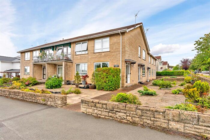 2 Bedroom Maisonette For Sale In Cyncoed Place, Cardiff, CF23