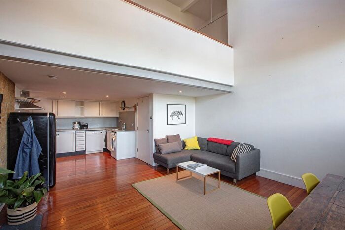 2 Bedroom Flat For Sale In York Grove, Peckham, SE15