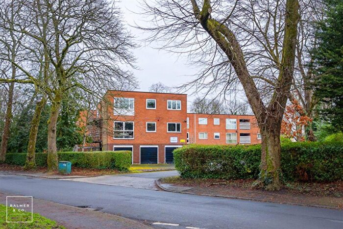 1 Bedroom Apartment For Sale In The Beeches, Sandwich Road, Eccles, M30