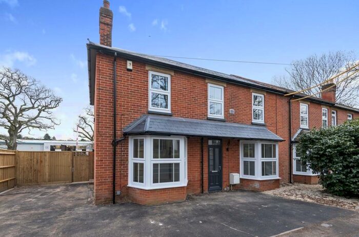 4 Bedroom End Of Terrace House To Rent In Hursley Road, Chandler's Ford, Eastleigh, SO53