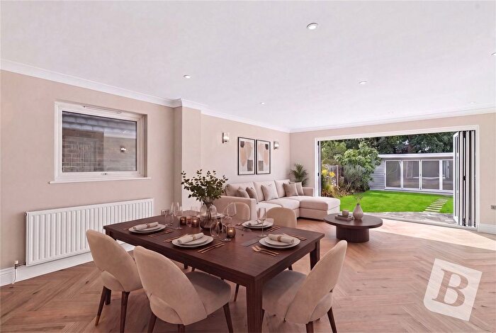 5 Bedroom Detached House For Sale In Mulberry Close, Gidea Park, RM2