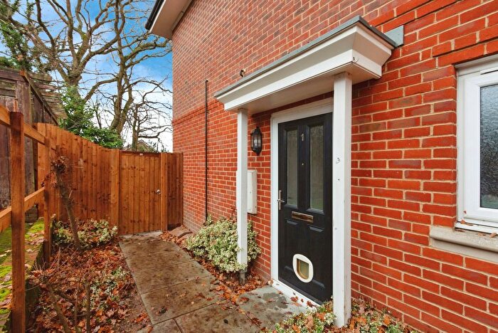 1 Bedroom Maisonette For Sale In Balmoral Drive, Camberley, Surrey, GU16