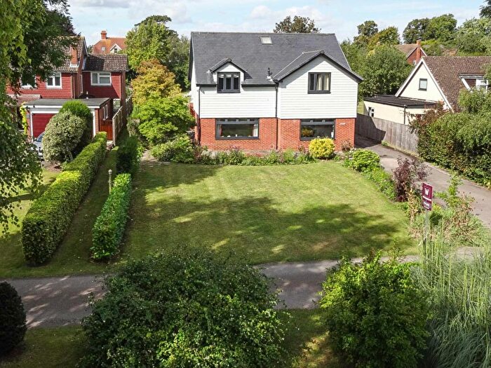 4 Bedroom Detached House To Rent In Chalmore Gardens, Wallingford, OX10