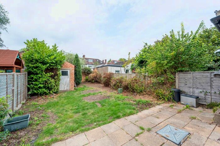 4 Bedroom Property To Rent In Princes Gardens, North Ealing, London, W3