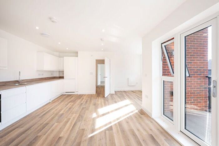 1 Bedroom Flat For Sale In So Resi Finchampstead, RG40