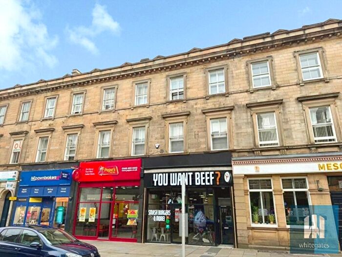 1 Bedroom Apartment To Rent In Windsor Chambers, - John William Street, Huddersfield, HD1