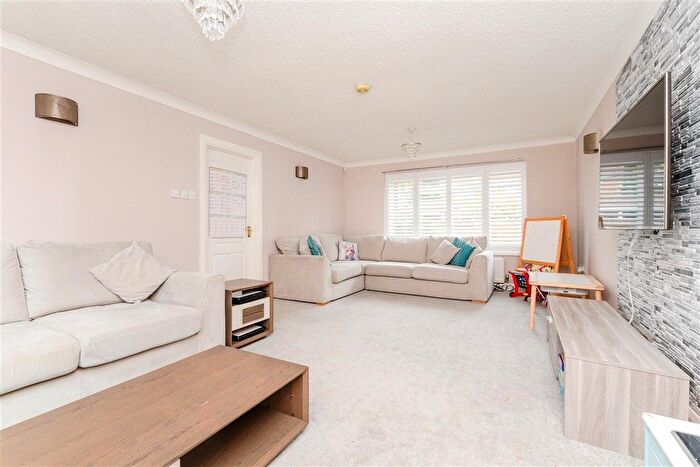 4 Bedroom Detached House For Sale In Lambsfrith Grove, Hempstead, Gillingham, Kent, ME7