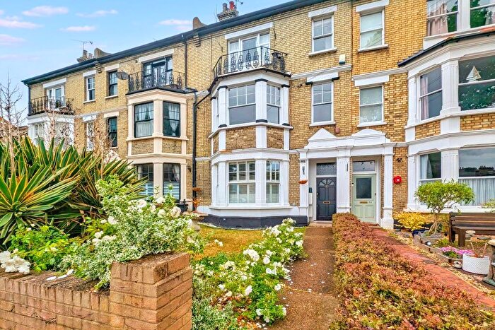 2 Bedroom Apartment To Rent In Alexandra Road, Southend-On-Sea, SS1
