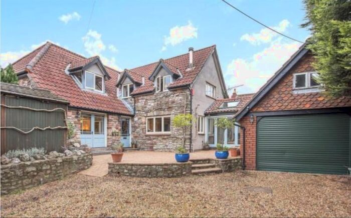 4 Bedroom Property To Rent In Warren Lane, Bristol BS41