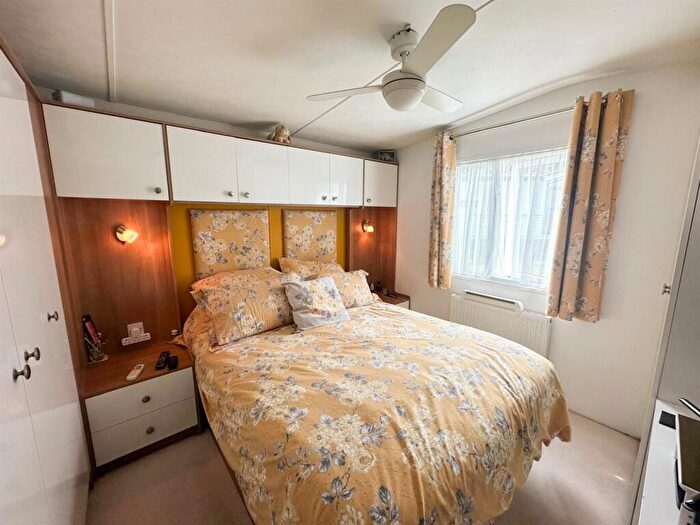 1 Bedroom Chalet For Sale In School Wood Farm, Straight Lane, Addingham, LS29