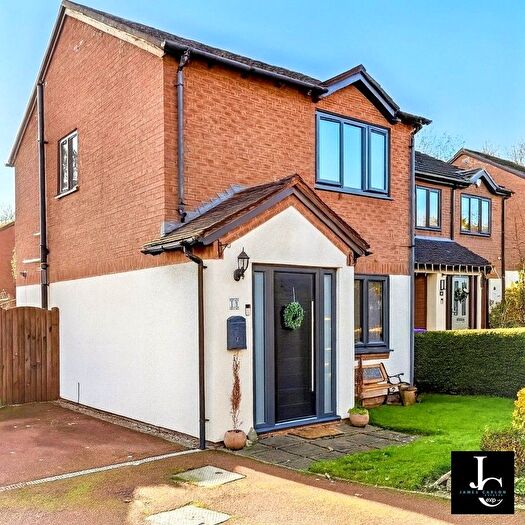 2 Bedroom Detached House For Sale In Chapmans Close, Stirchley, Telford, TF3