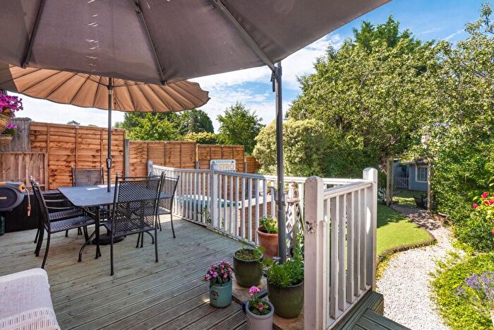 3 Bedroom End Of Terrace House For Sale In Crofton Avenue, Bexley, DA5