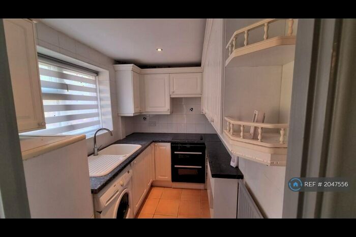 1 Bedroom Bungalow To Rent In Second Avenue, Walton On The Naze, CO14