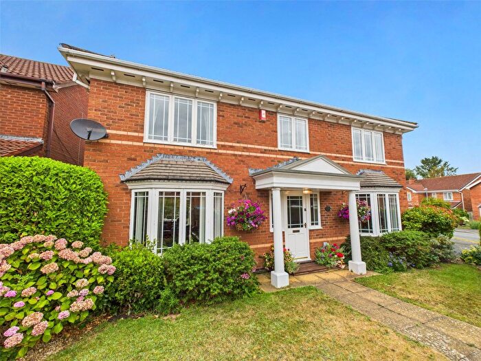 4 Bedroom Detached House For Sale In Cobden Avenue, Worcester, Worcestershire, WR4
