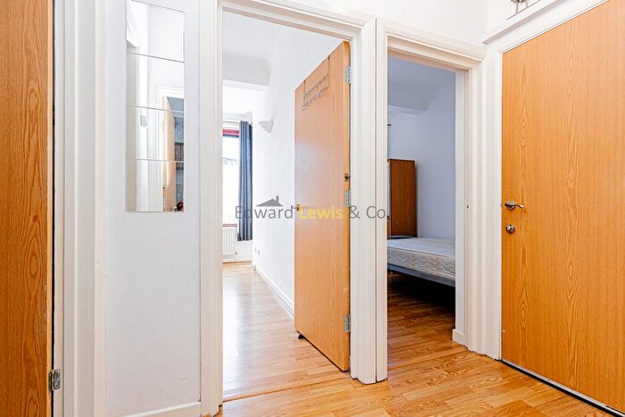 1 Bedroom Flat To Rent In Stoke Newington High Street, London, N16