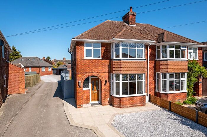 3 Bedroom Semi-Detached House For Sale In Risborough Road, Bedford, MK41