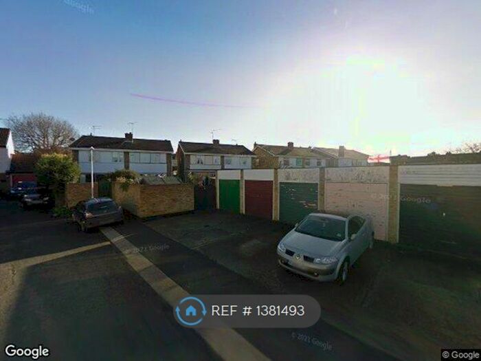 4 Bedroom Semi-Detached House To Rent In Kilbarry Walk, Billericay, CM11