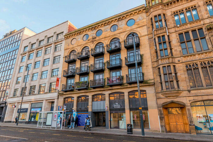 2 Bedroom Apartment To Rent In The Headrow, Leeds, LS1