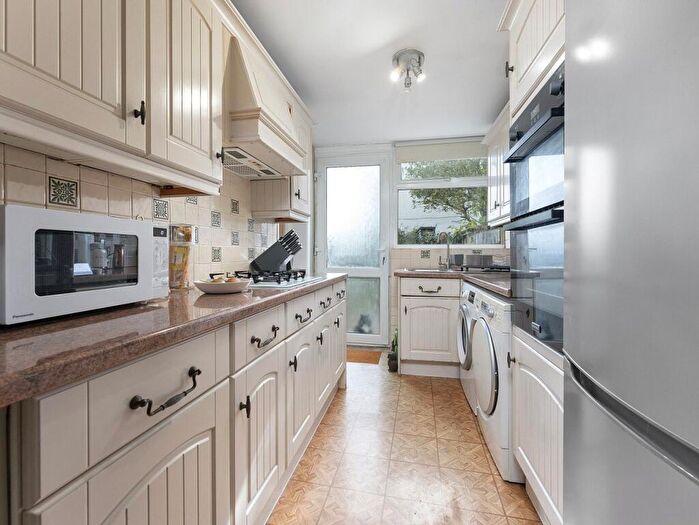 3 Bedroom Terraced House For Sale In Oliver Road, Sutton, SM1