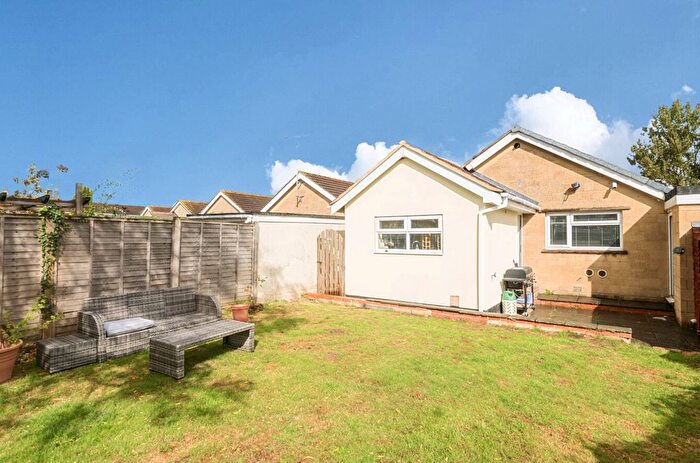 3 Bedroom Detached Bungalow For Sale In Orwell Close, Haydon Wick, Swindon, SN25