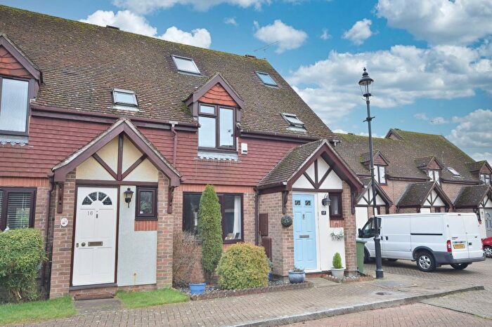 4 Bedroom Semi Detached House For Sale In Horsham, West Sussex, RH12
