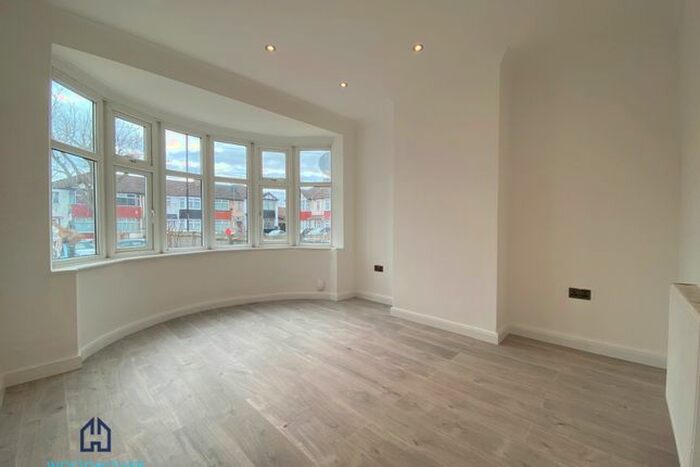 4 Bedroom Semi-Detached House To Rent In Falcon Crescent, Enfield, EN3