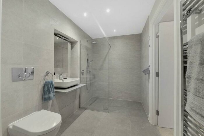 1 Bedroom Apartment For Sale In Plot, The Landings, Kings Hill, ME19