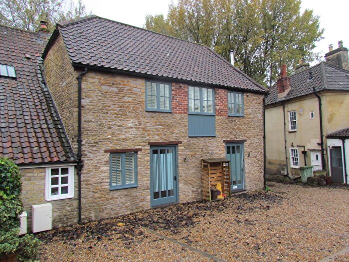 3 Bedroom Terraced House To Rent In Willow Vale, Frome, BA11