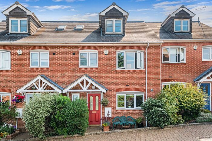 4 Bedroom Town House For Sale In Kiln Close, Potten End, Berkhamsted, HP4