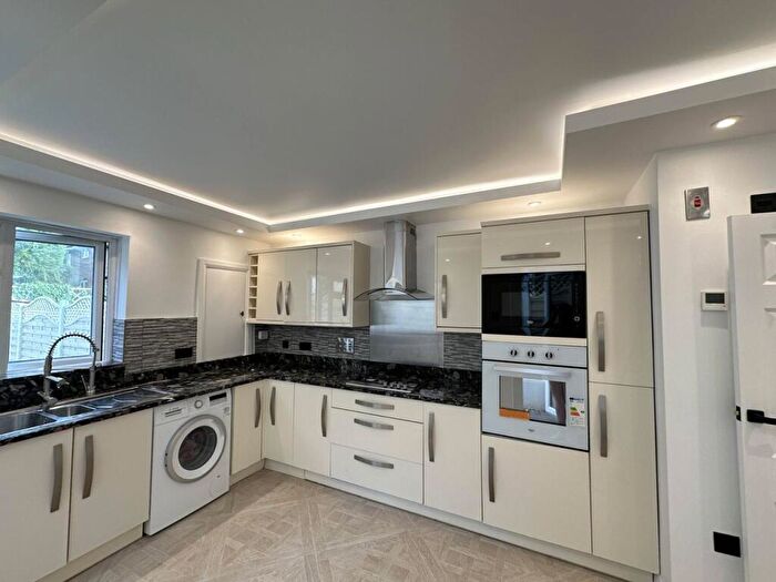 3 Bedroom Terraced House To Rent In Manor Road, South Norwood, SE25