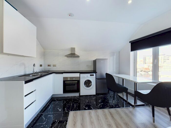 1 Bedroom Studio To Rent In Whitefriargate, Hull, HU1