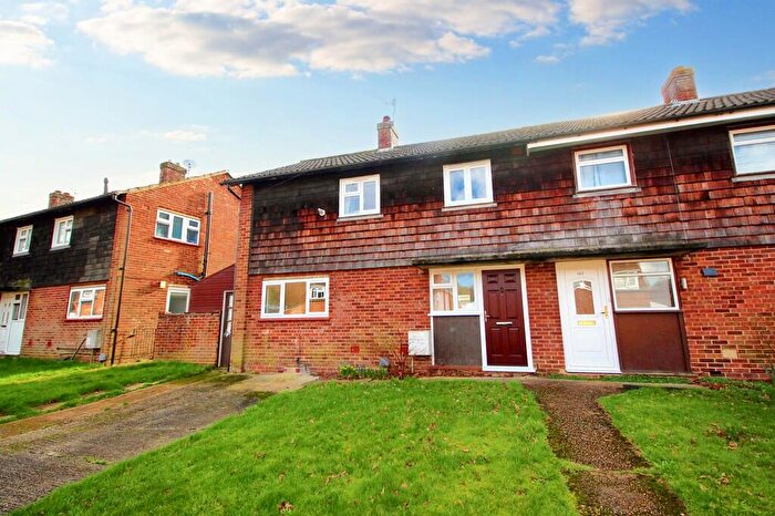 4 Bedroom Semi-Detached House To Rent In Cabell Road, Guildford, GU2