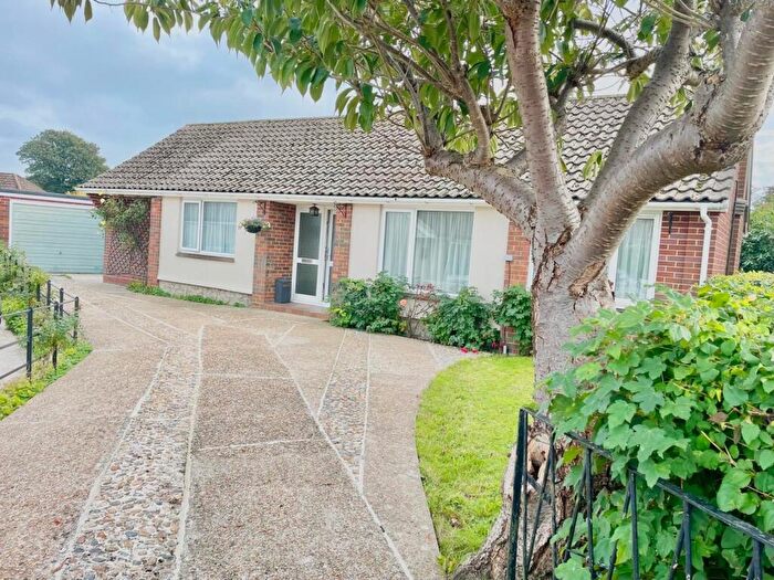 4 Bedroom Bungalow For Sale In Alison Close, Whitfield, Dover, Kent, CT16
