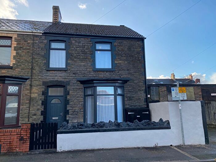 2 Bedroom Flat For Sale In Woodland Road, Neath, Neath Port Talbot., SA11
