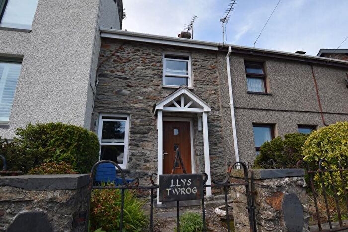 1 Bedroom Terraced House For Sale In Pentrefelin, LL52