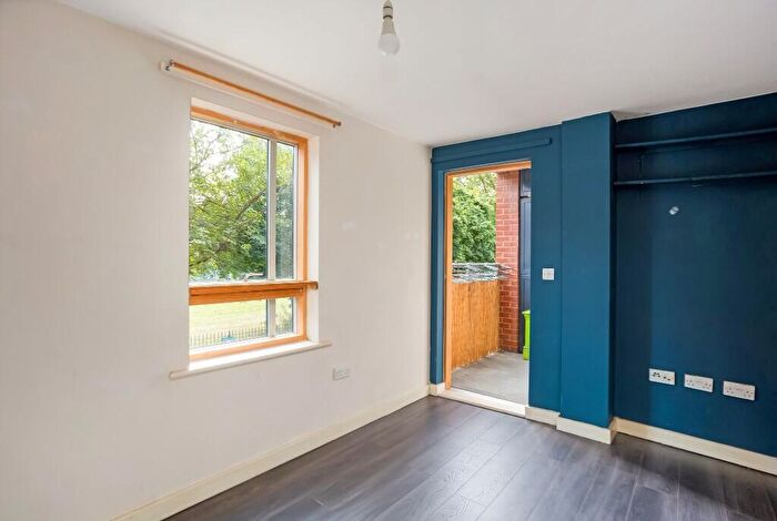 1 Bedroom Flat For Sale In Ducere House, Viaduct Street, London, E2