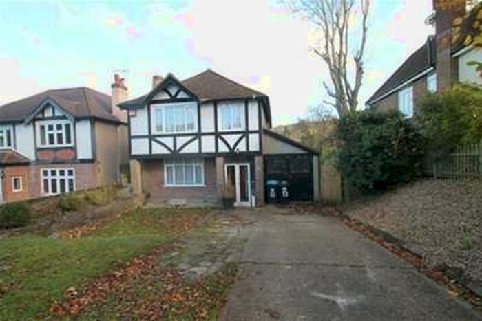 3 Bedroom Detached House To Rent In Tillingdown Road, CR3