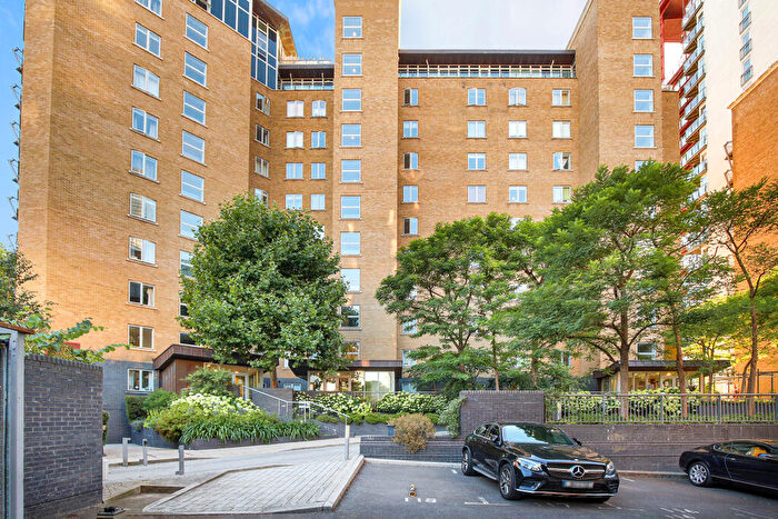 1 Bedroom Flat For Sale In Hutchings Street, E14