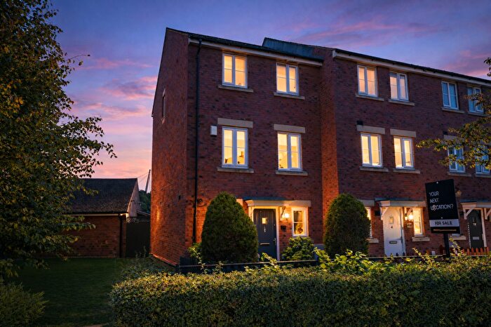 3 Bedroom End Of Terrace House For Sale In Thursday Street, Swindon, SN25