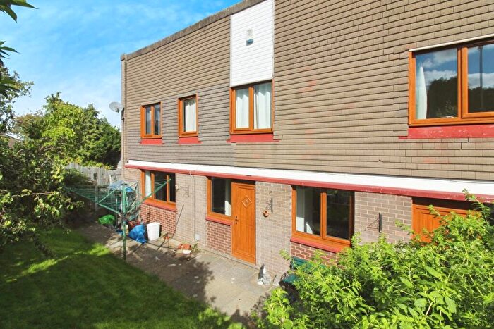 4 Bedroom Terraced House For Sale In Bawn Walk, Farnley, Leeds, LS12