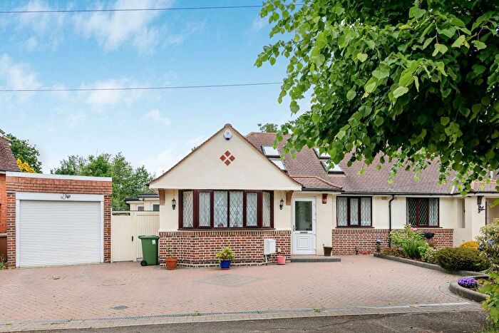 6 Bedroom Semi-Detached House For Sale In Parkland Grove, Ashford, TW15