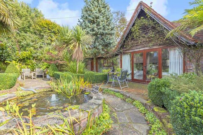 2 Bedroom Cottage To Rent In Pednor, Chesham, HP5