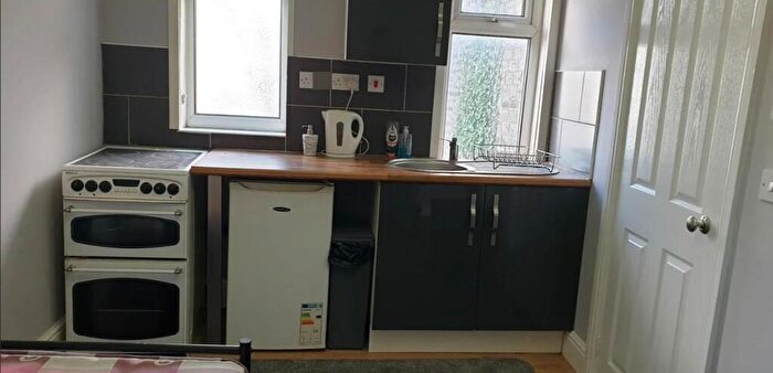 Studio To Rent In Tong Street, Bradford, BD4