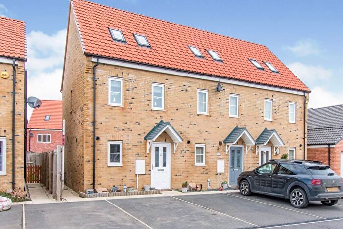 3 Bedroom Town House To Rent In Mirabelle Way, Harworth, DN11